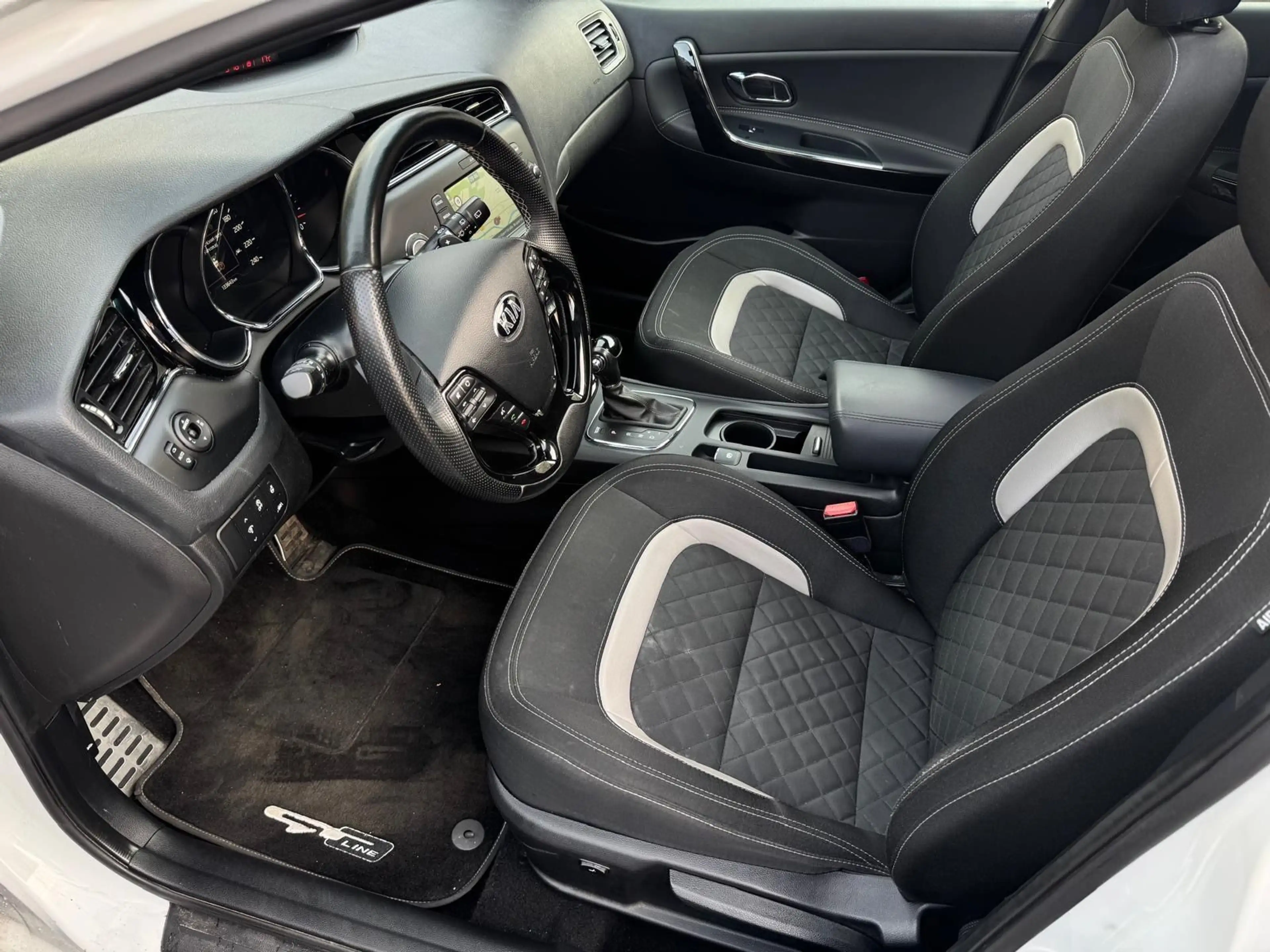 Kia Ceed SW / cee'd SW cee'd SW*GT Line*2.Hand*Automatik*Navi*Keyl*Pano — photo 12