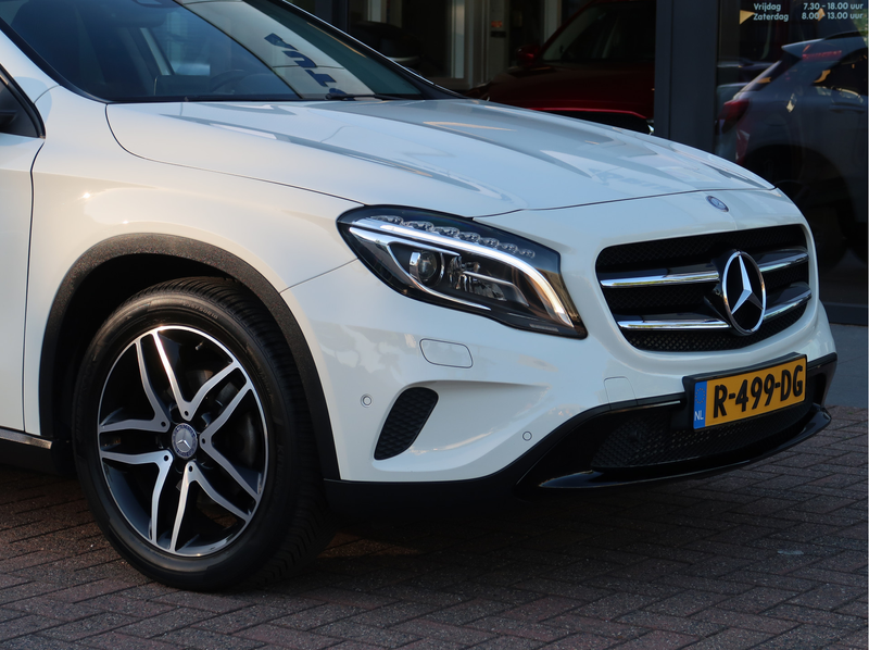 Mercedes-Benz GLA 200 Prestige | Panorama | 18inch | Park-Assist | Camer — photo 10