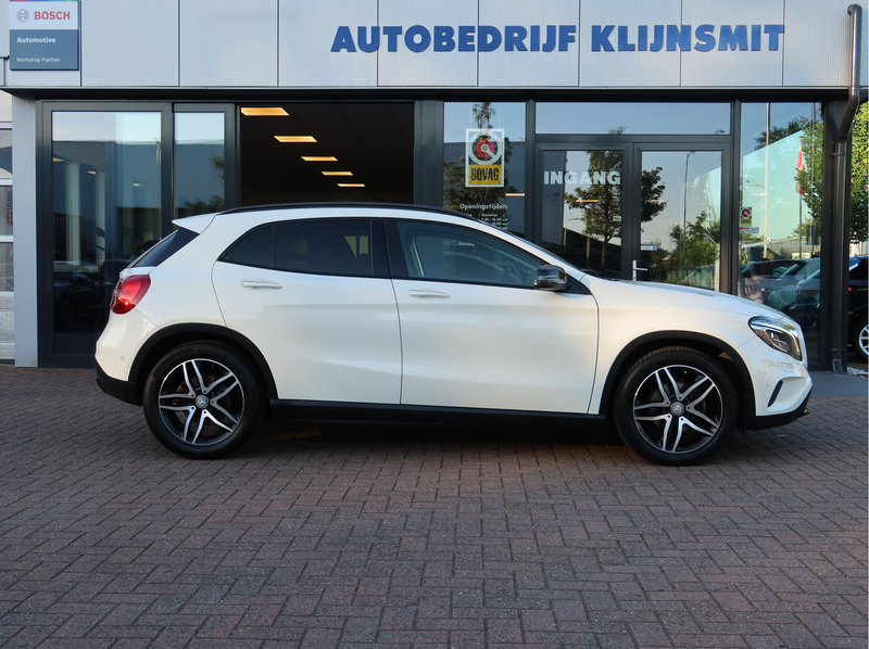 Mercedes-Benz GLA 200 Prestige | Panorama | 18inch | Park-Assist | Camer — photo 8