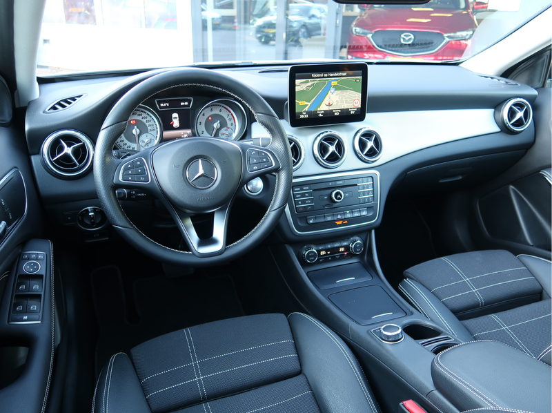 Mercedes-Benz GLA 200 Prestige | Panorama | 18inch | Park-Assist | Camer — photo 5