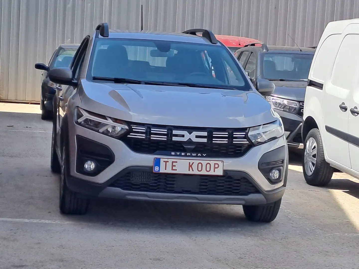 Dacia Sandero Sandero Stepway TCe 100 ECO-G Expression+ Grijs - 2