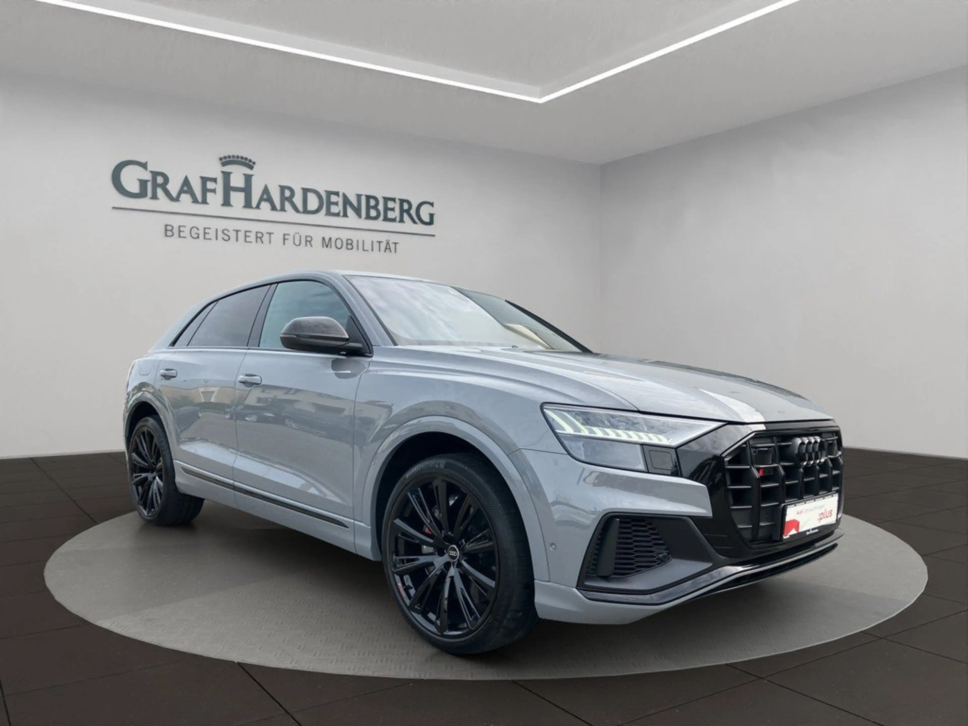 Audi SQ8 4.0TFSI competition plus AHK Head-up-Display — photo 7