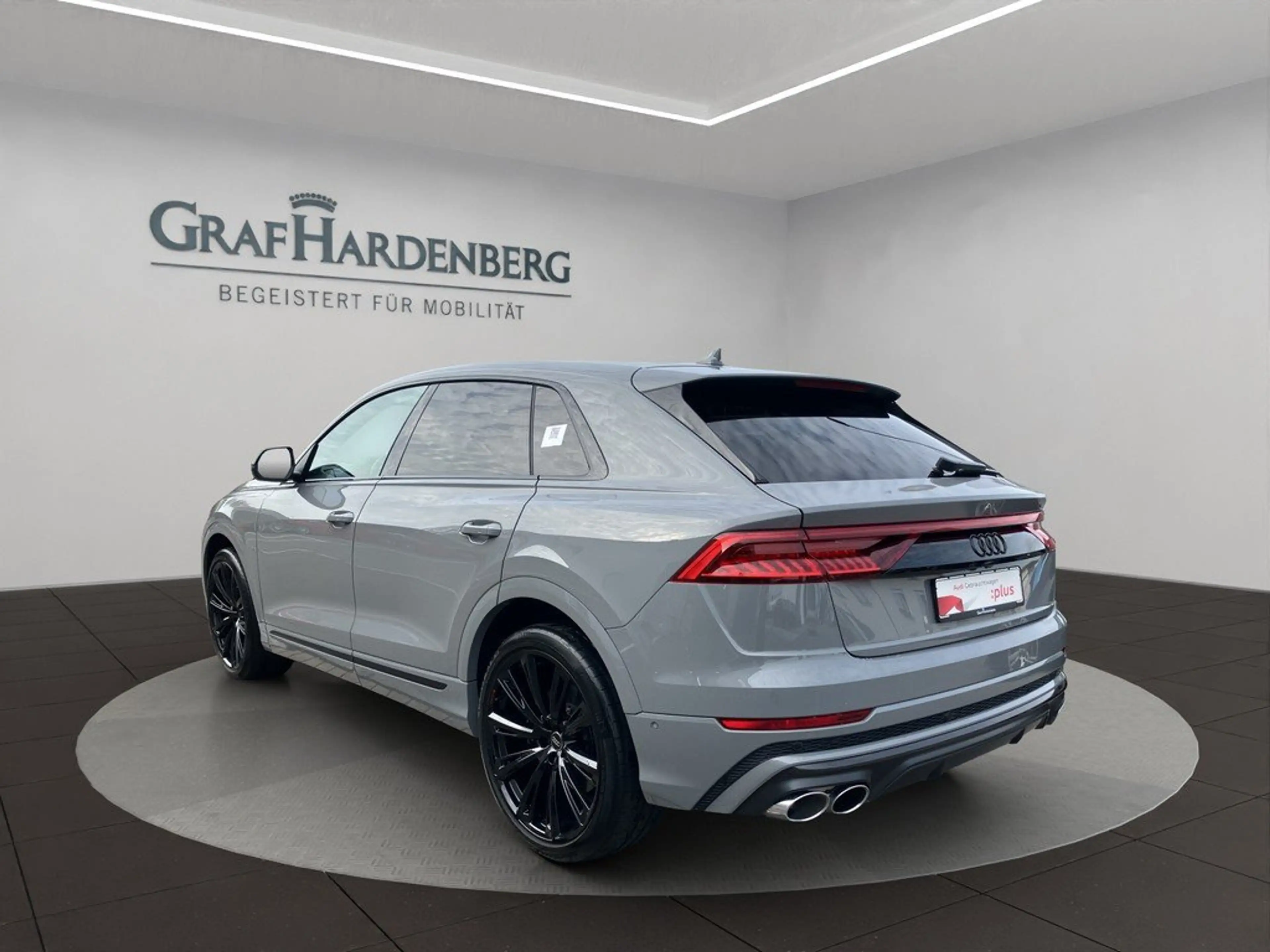 Audi SQ8 4.0TFSI competition plus AHK Head-up-Display — photo 8