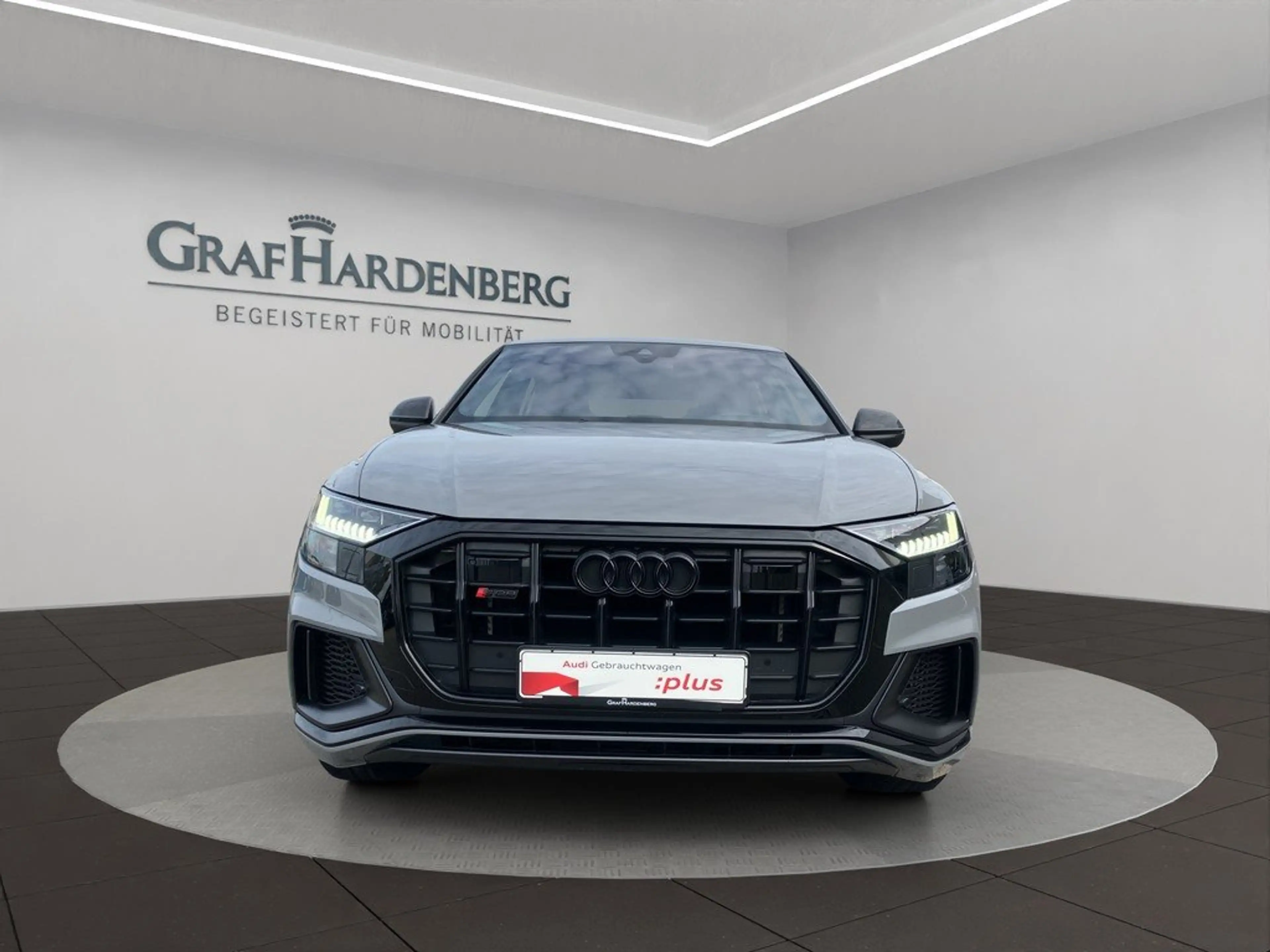 Audi SQ8 4.0TFSI competition plus AHK Head-up-Display — photo 3