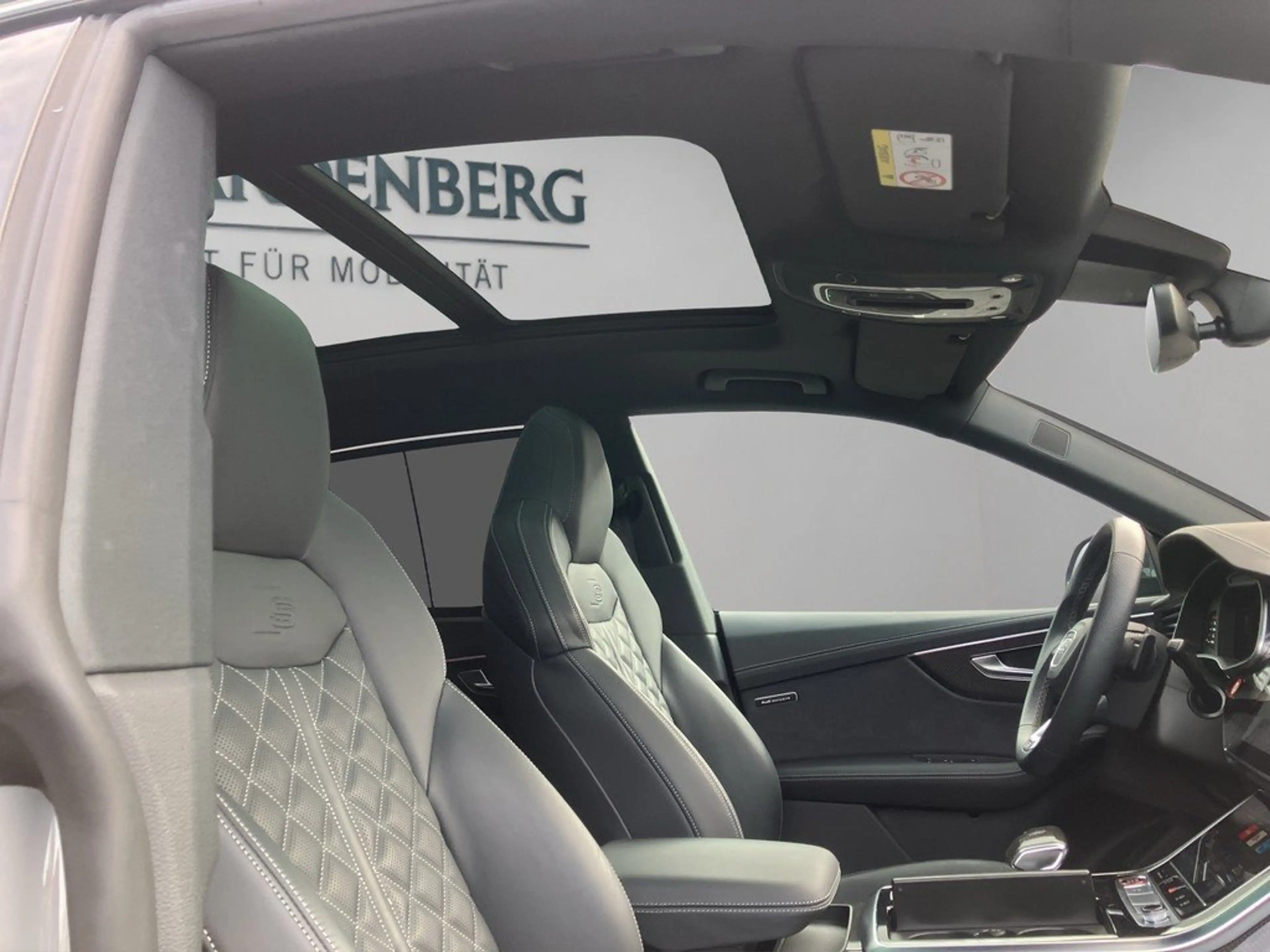 Audi SQ8 4.0TFSI competition plus AHK Head-up-Display — photo 9