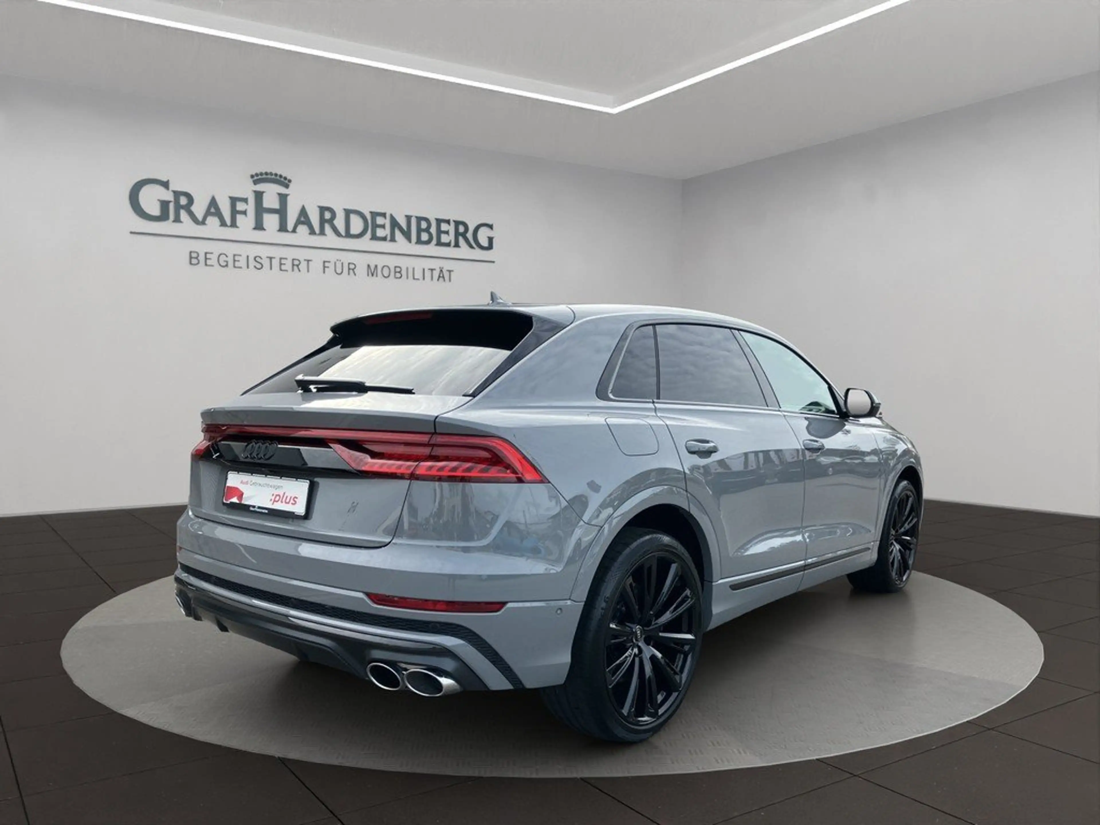 Audi SQ8 4.0TFSI competition plus AHK Head-up-Display — photo 2