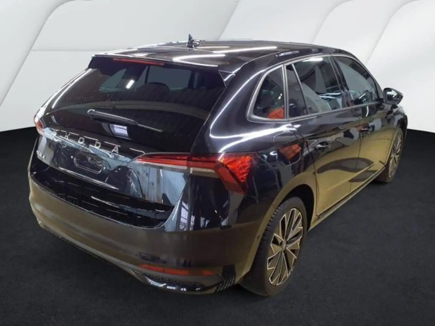 Skoda Scala TOUR 1,5 TSI NAV KAMERA MATRIX KEYLESS Vir Schwarz - 2