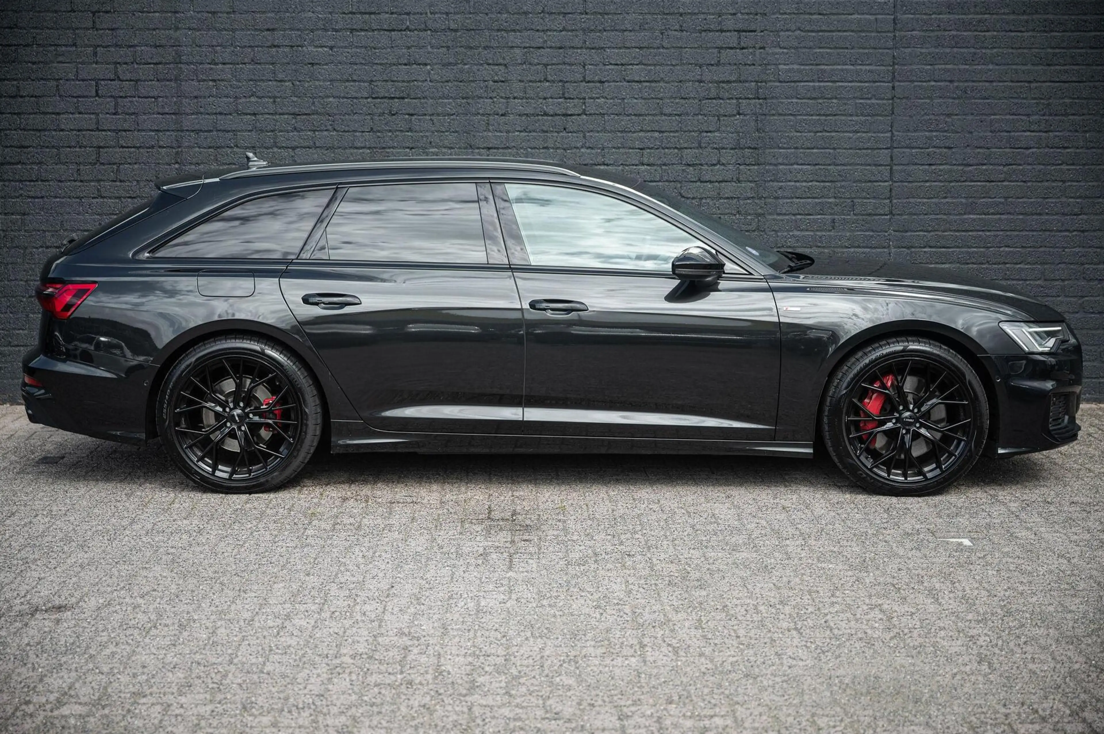 Audi A6 Avant 55 TFSI e quattro Competition TREKHAAK 21INC — photo 10