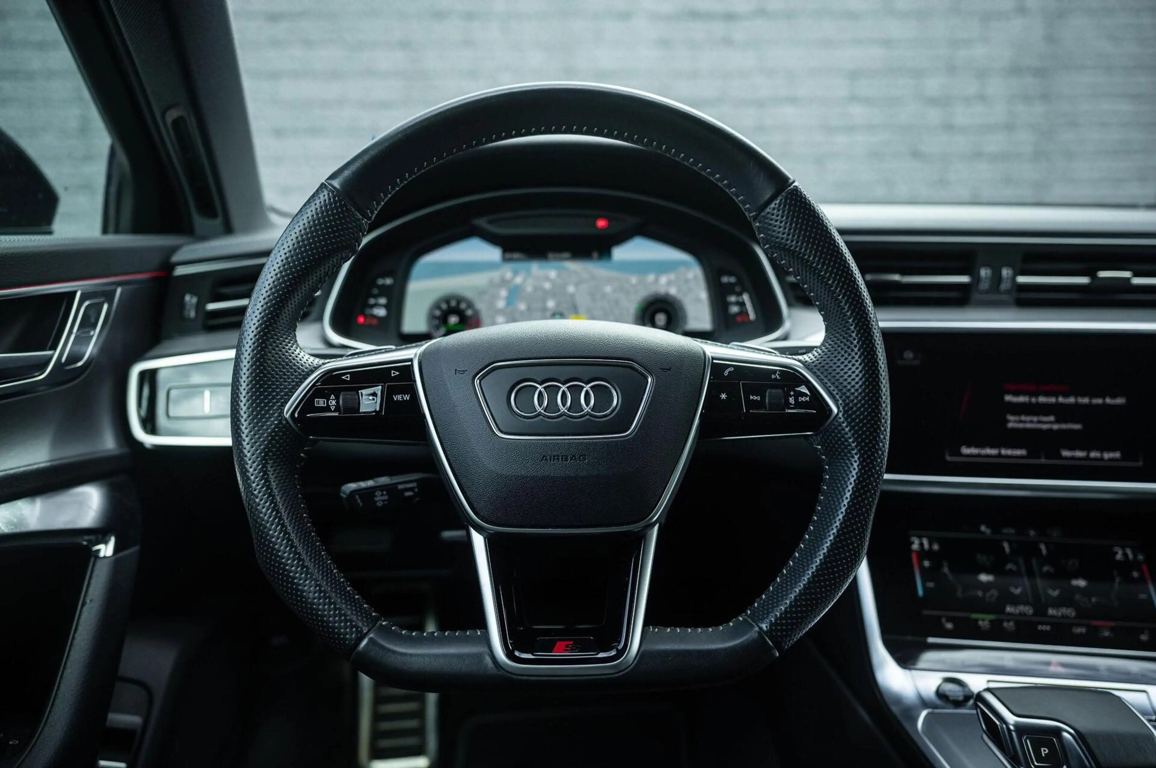 Audi A6 Avant 55 TFSI e quattro Competition TREKHAAK 21INC — photo 13