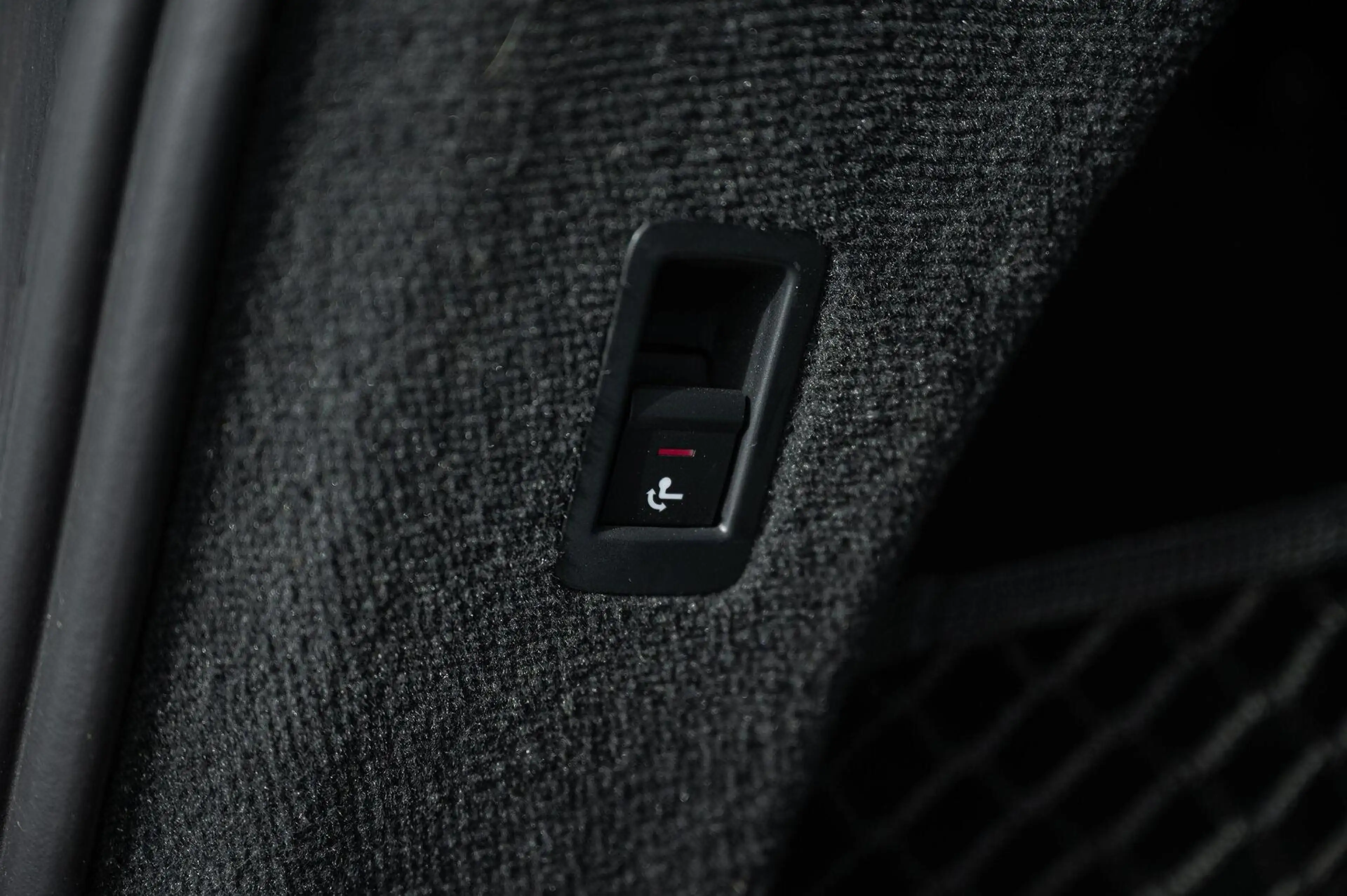 Audi A6 Avant 55 TFSI e quattro Competition TREKHAAK 21INC — photo 19