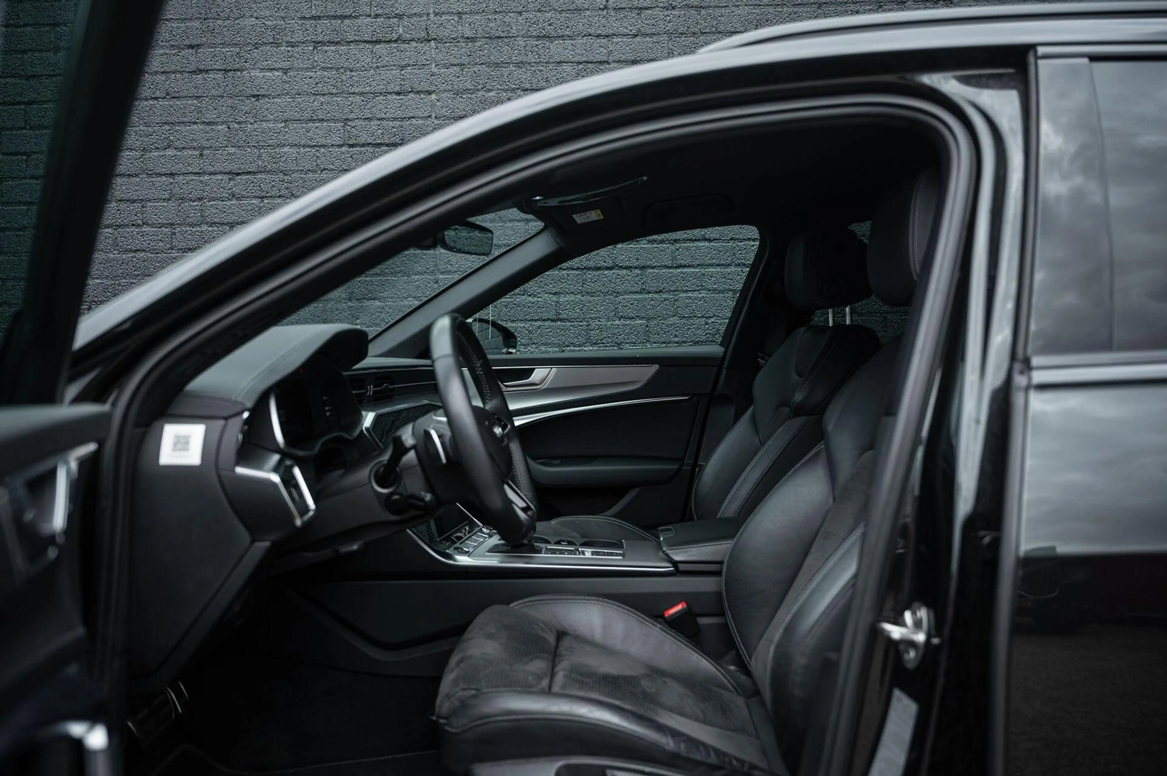 Audi A6 Avant 55 TFSI e quattro Competition TREKHAAK 21INC — photo 22