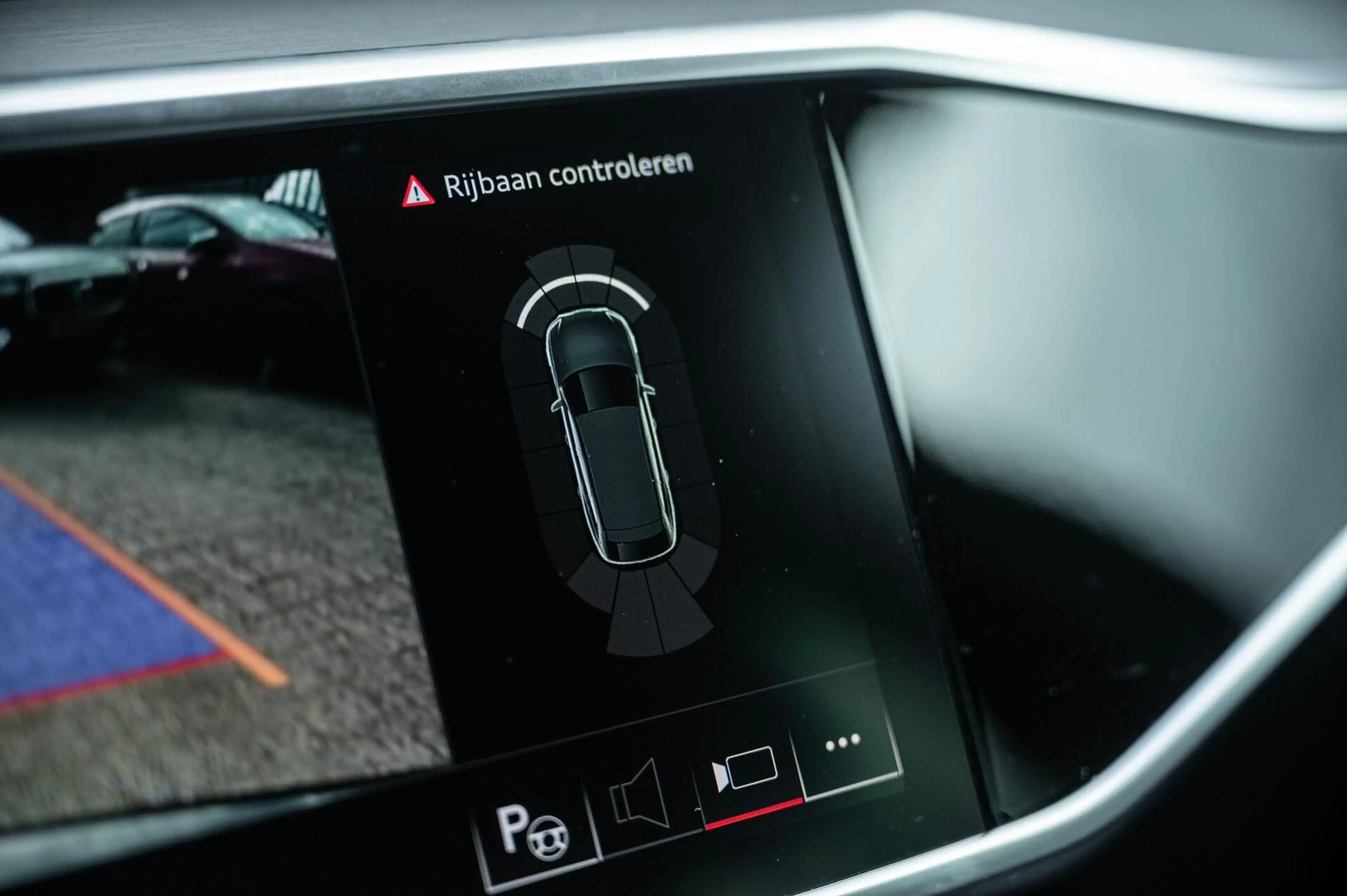 Audi A6 Avant 55 TFSI e quattro Competition TREKHAAK 21INC — photo 14