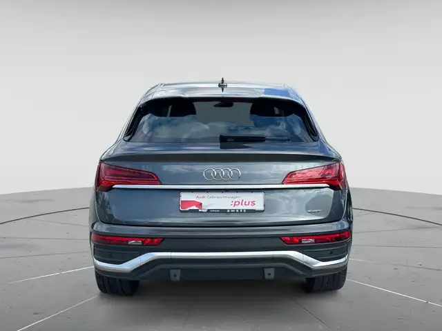 Audi Q5 view 7