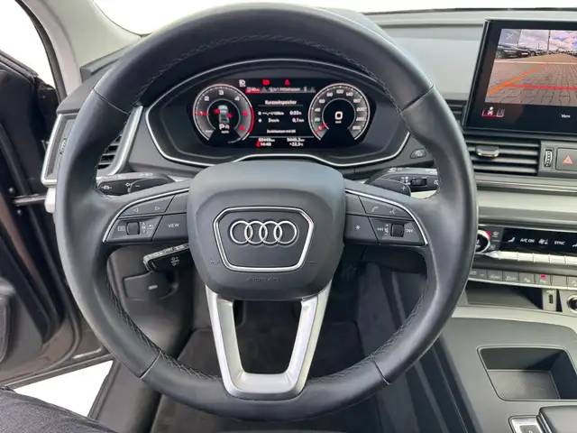 Audi Q5 view 13
