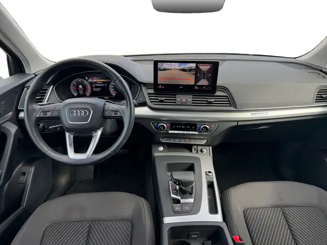 Audi Q5 view 8
