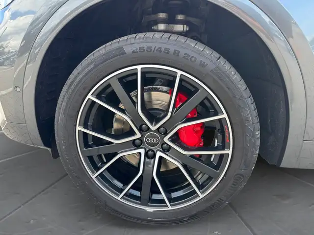 Audi Q5 view 15