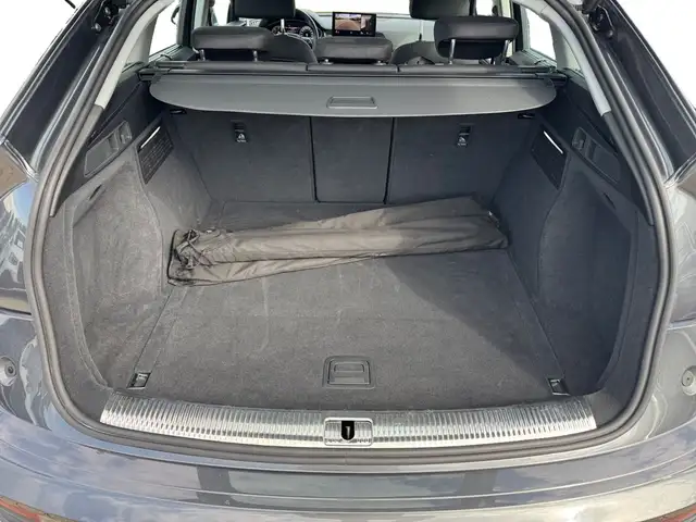 Audi Q5 view 14