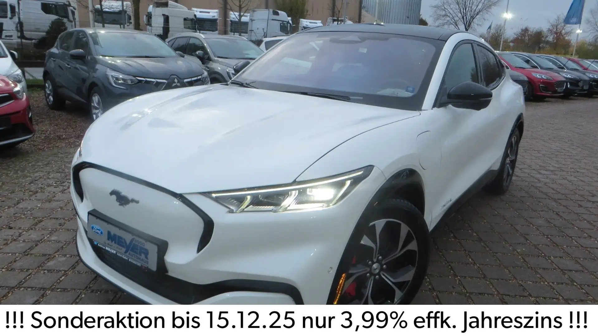 Ford Mustang Mach-E MustangMach-E AWD,eff.Sonderzins 3,99% -15.12.25 Weiß - 1