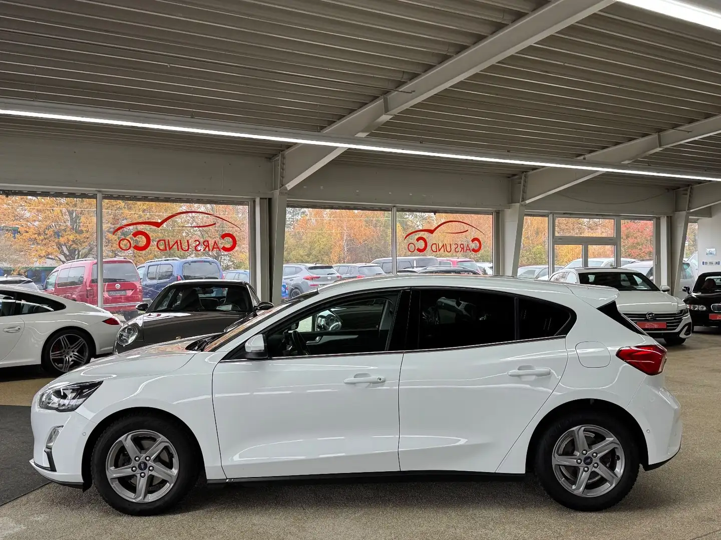 Ford Focus Lim. Cool & Connect ATG *SHZ*NAV*LED* Weiß - 2