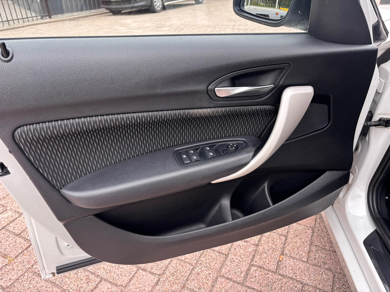 BMW 118 1-serie 118i Centennial Executive — photo 12