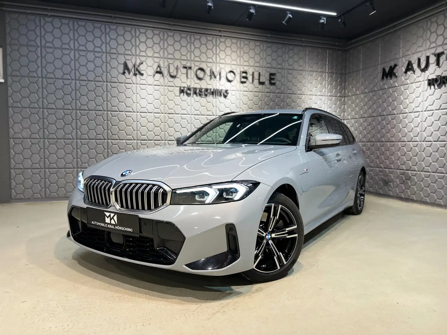 BMW 330 330 e xDrive M Sport*360*HUD*HI-FI*SITZHEIZUNG* Grau - 1