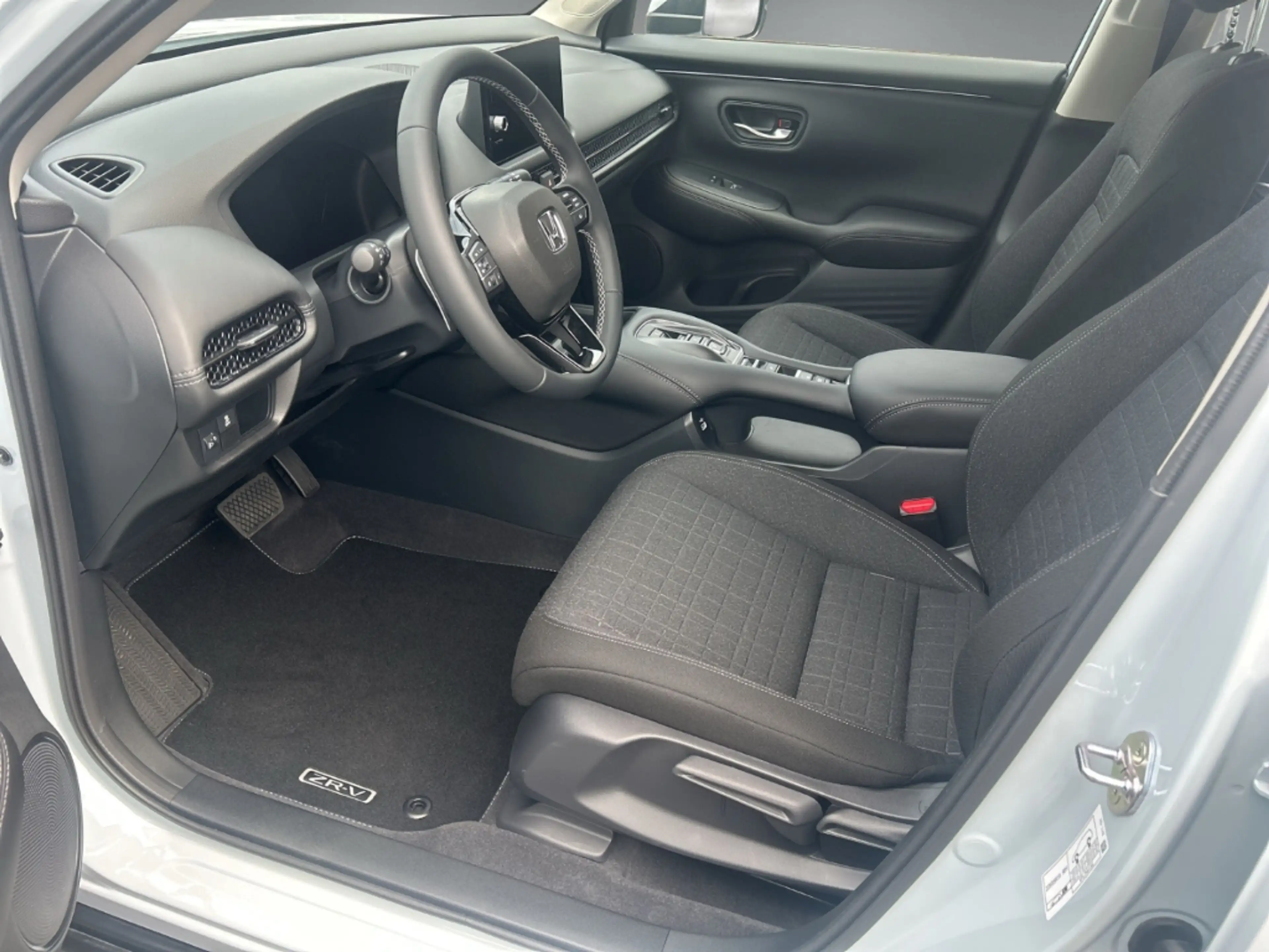 Honda ZR-V 2.0 Hybrid Elegance Navi Digit Cockpit LED ACC App — photo 7