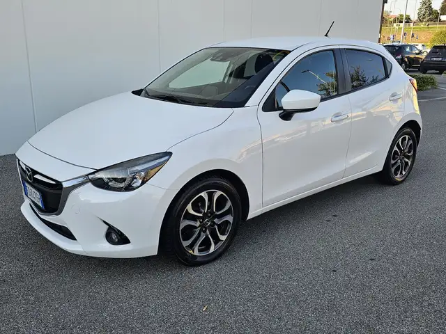 Mazda 2 skyactiv full optional