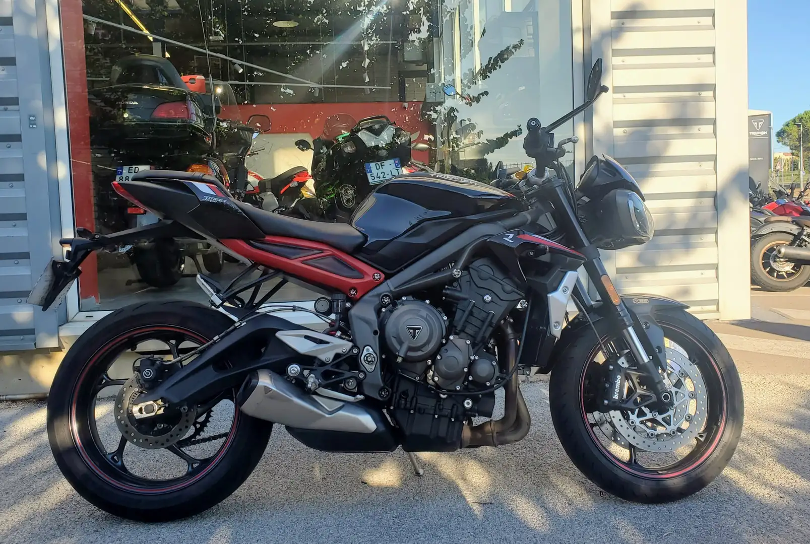 Triumph Street Triple 765 Schwarz - 1