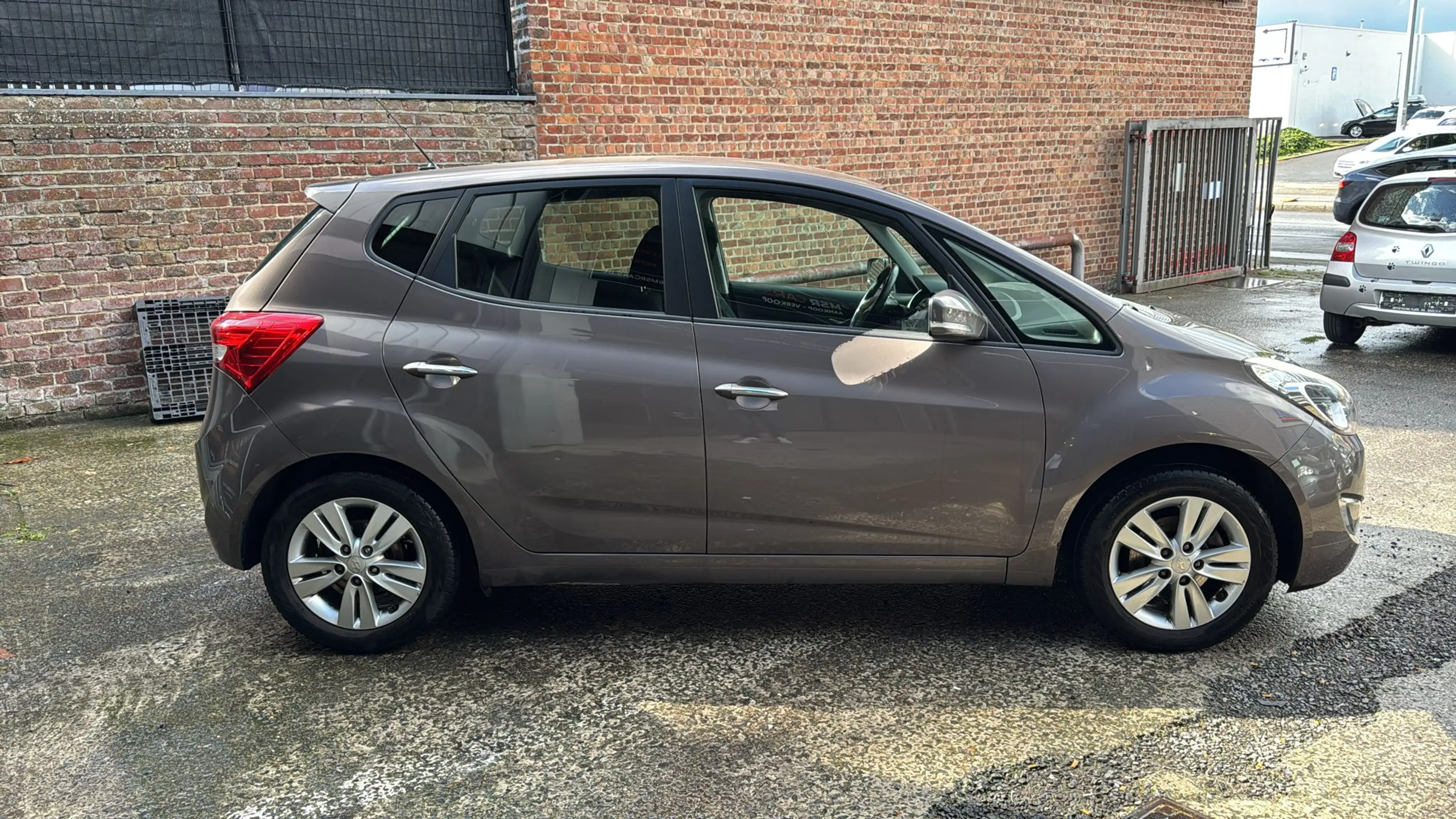 Hyundai iX20 1.4i-AIRCO-JANTES + CARNET COMPLET ! — photo 5