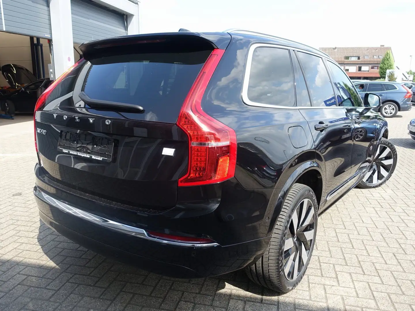 Volvo XC90 Recharge Ultimate T8 AWD/FourC/AHK/B&W/Pano Schwarz - 2