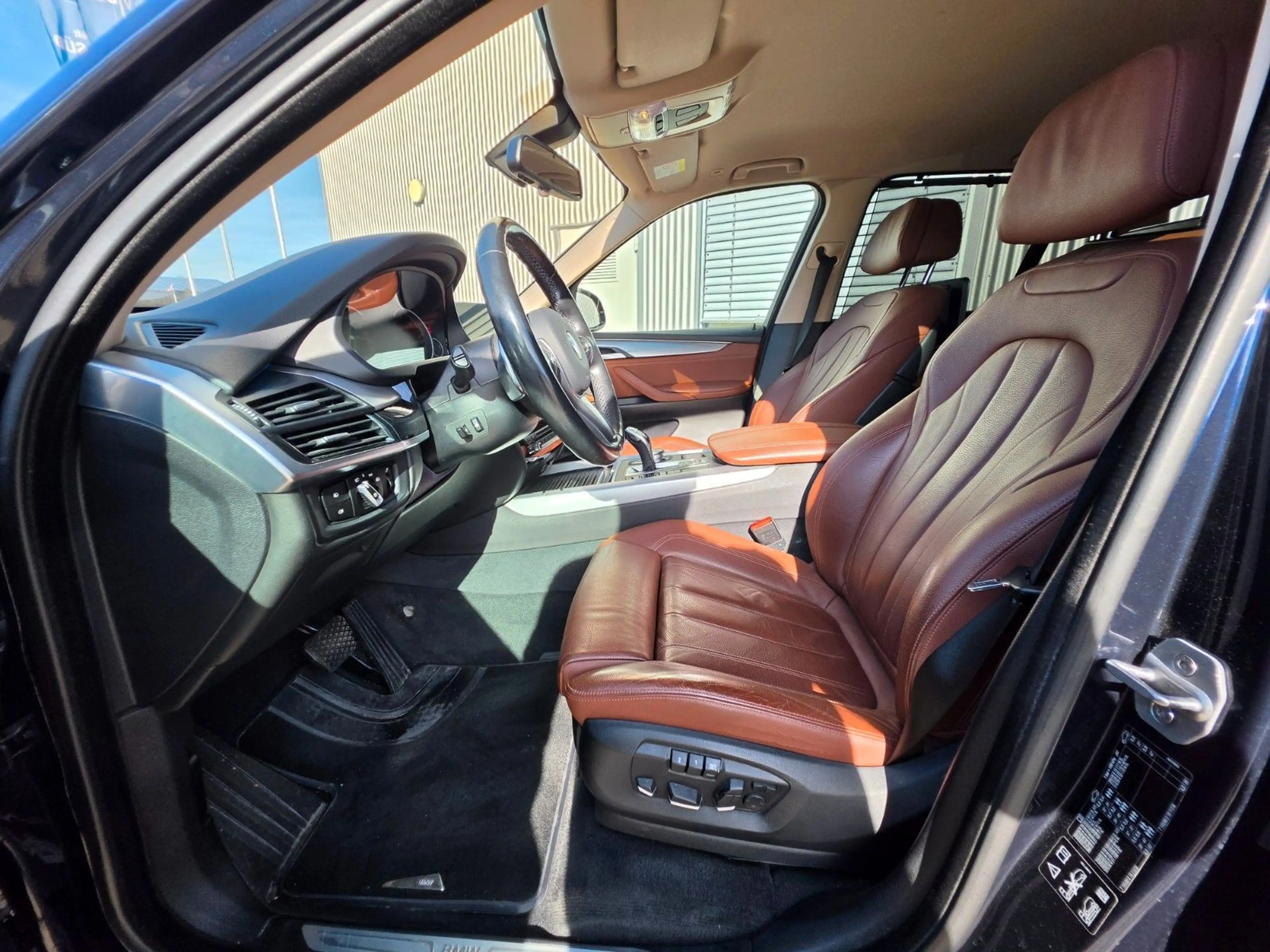 BMW X5 xDrive 30 d HuP AHK Rear Enter System — photo 11