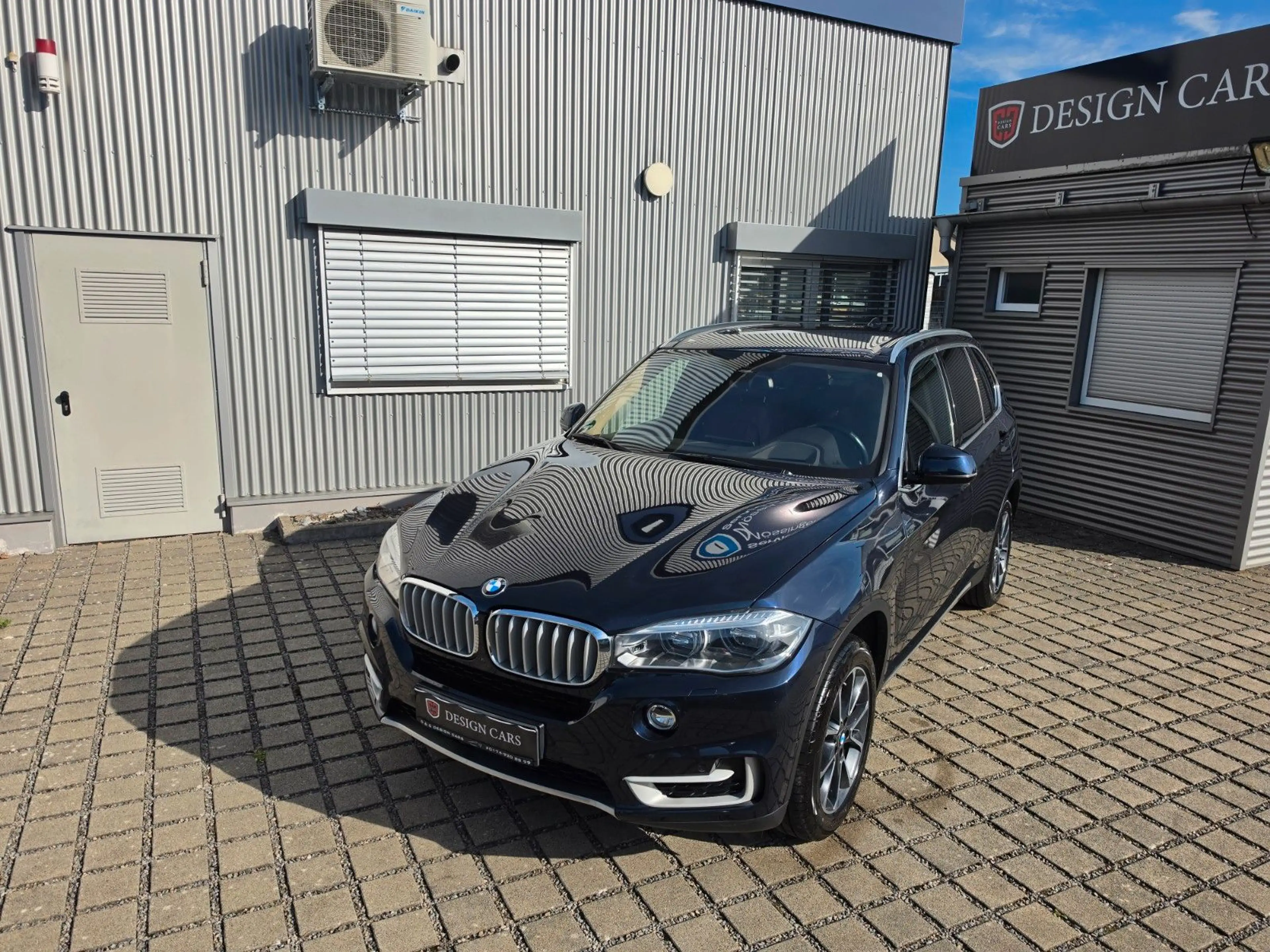 BMW X5 xDrive 30 d HuP AHK Rear Enter System