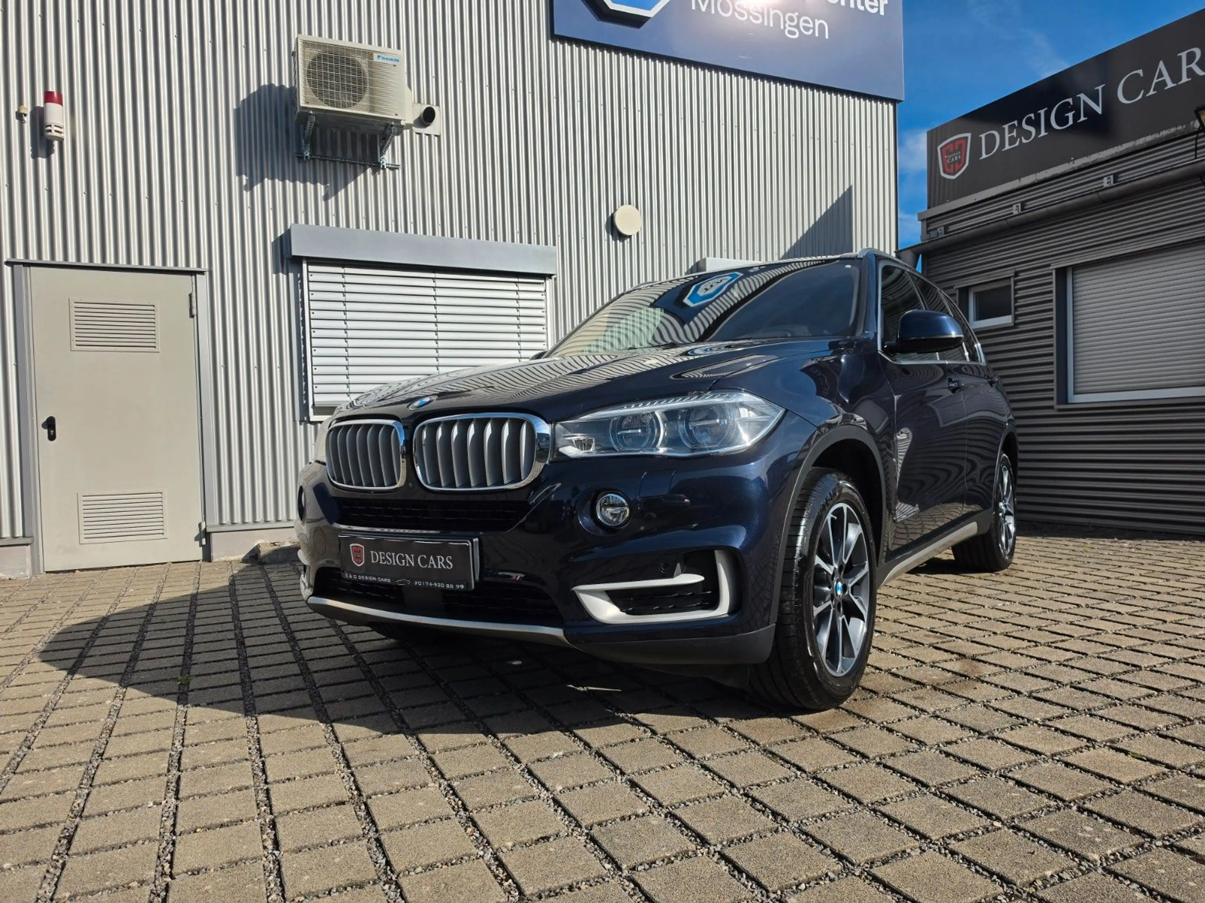 BMW X5 xDrive 30 d HuP AHK Rear Enter System — photo 2
