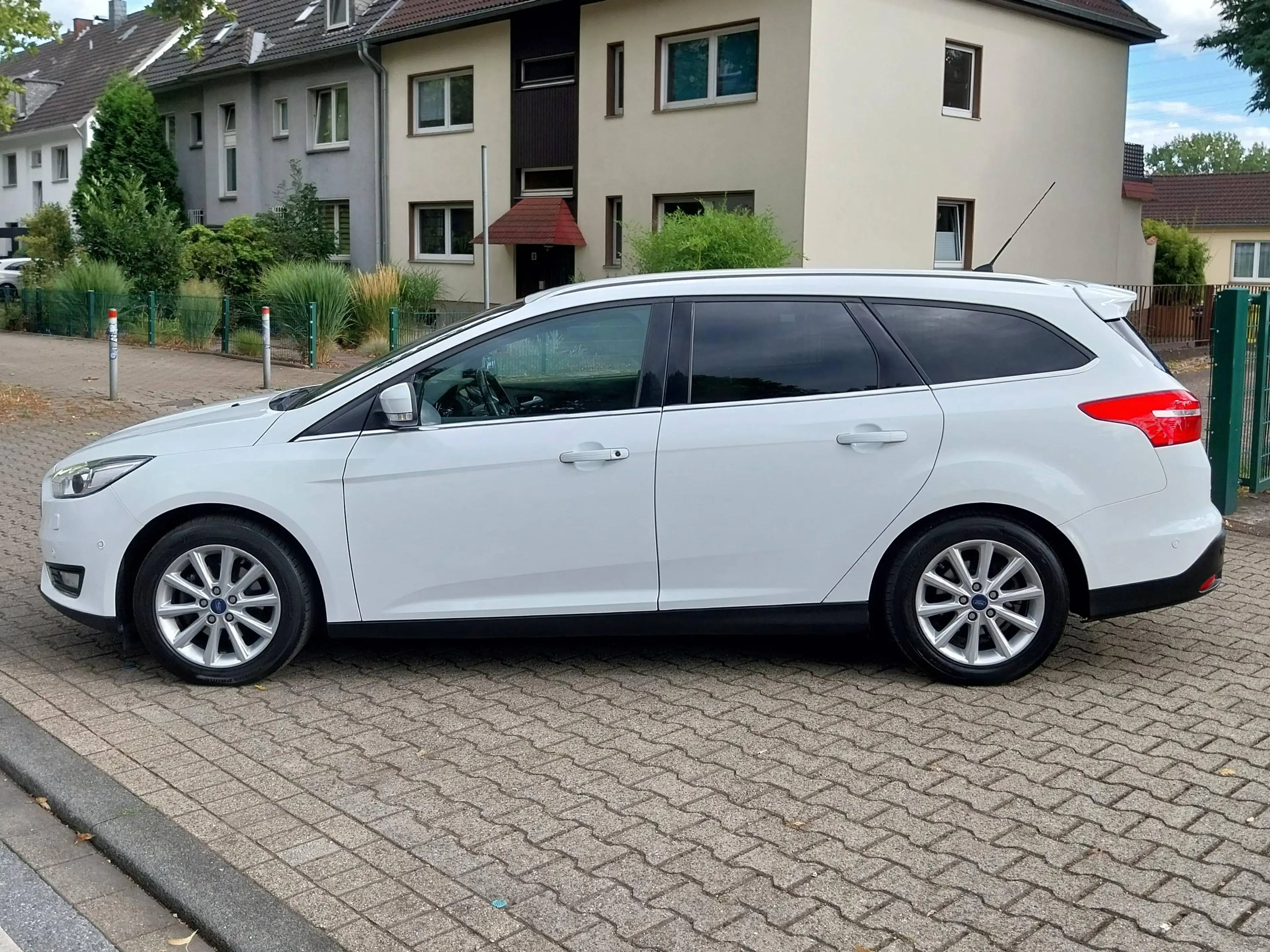 Ford Focus Titanium — photo 8