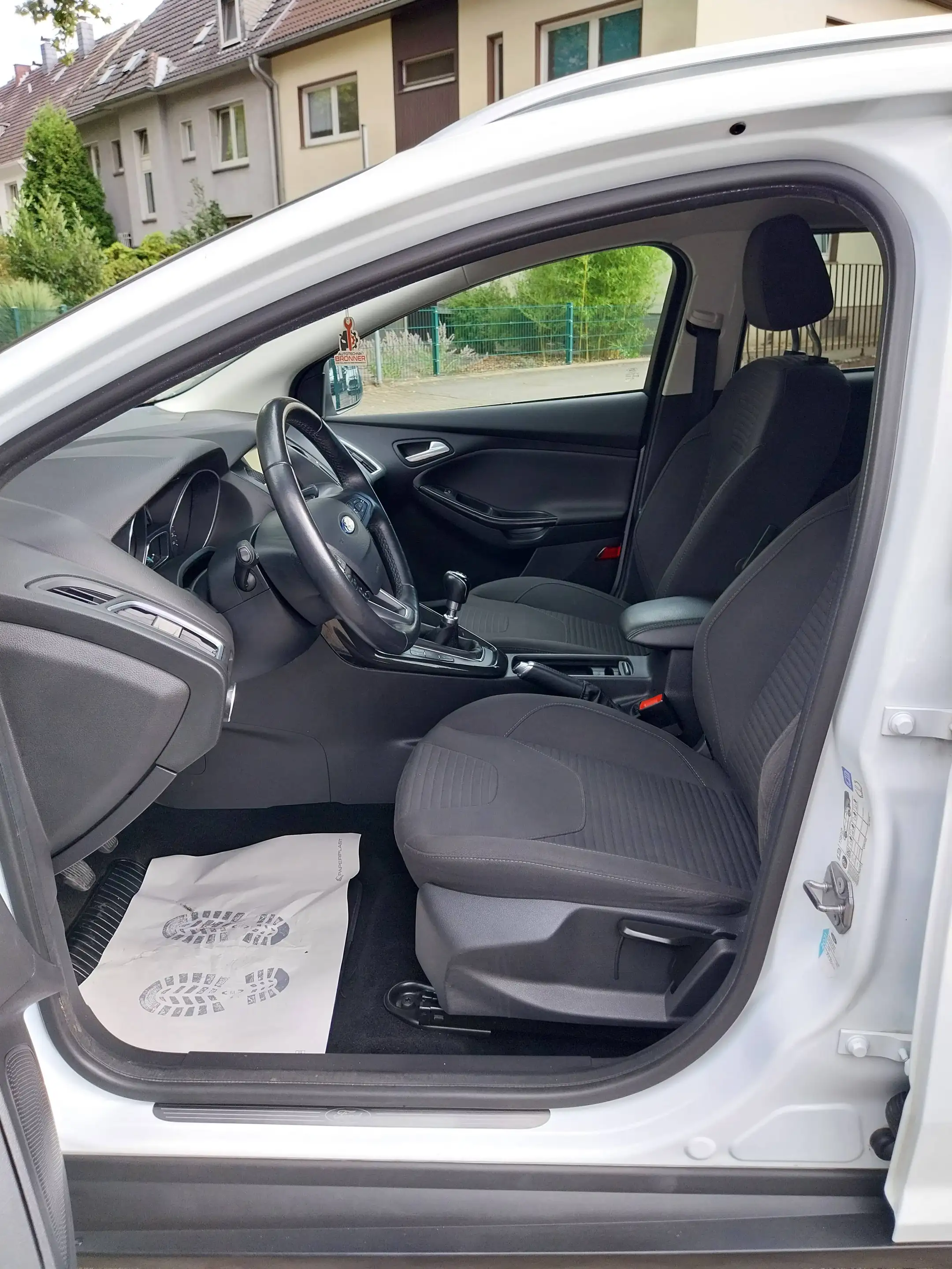 Ford Focus Titanium — photo 10