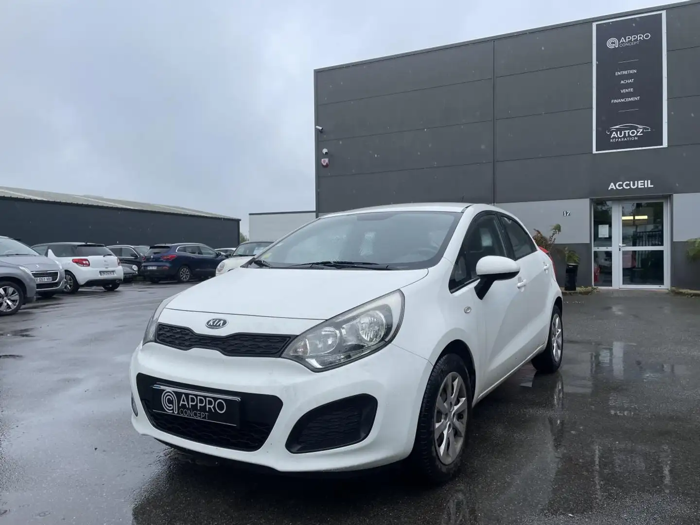 Kia Rio Rio 1.1 CRDi - 75 - Stop\u0026Go III 2011 Active PHASE 1 Blanc - 1