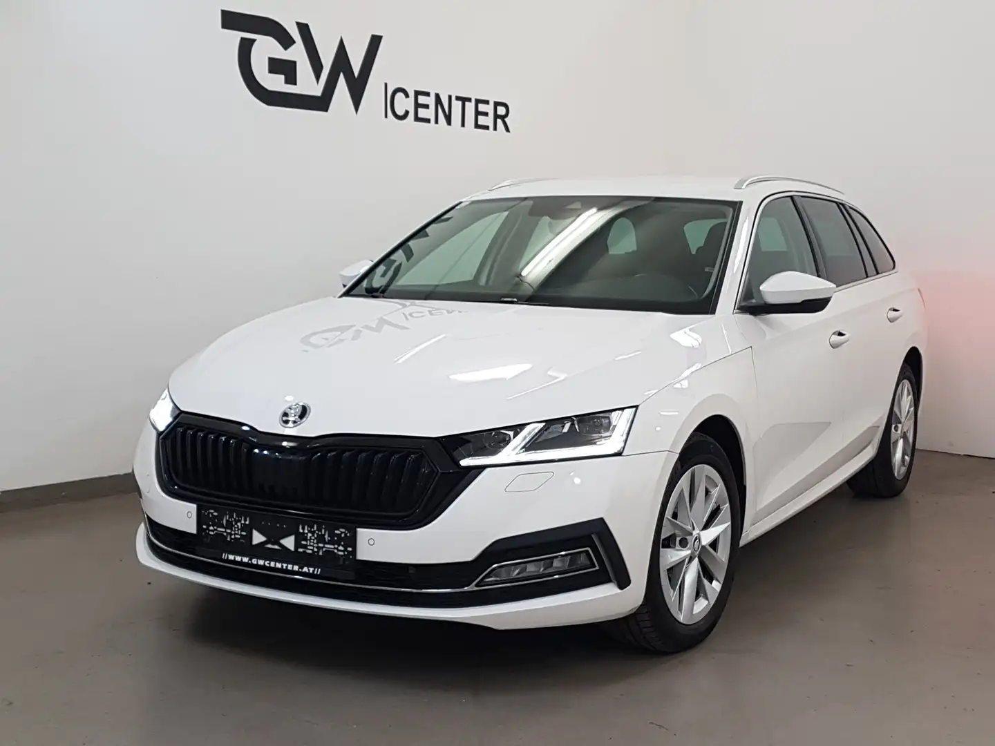 Skoda Octavia Combi 2,0 TDI DSG Style Plus Matrix VirtualCockpit Weiß - 2