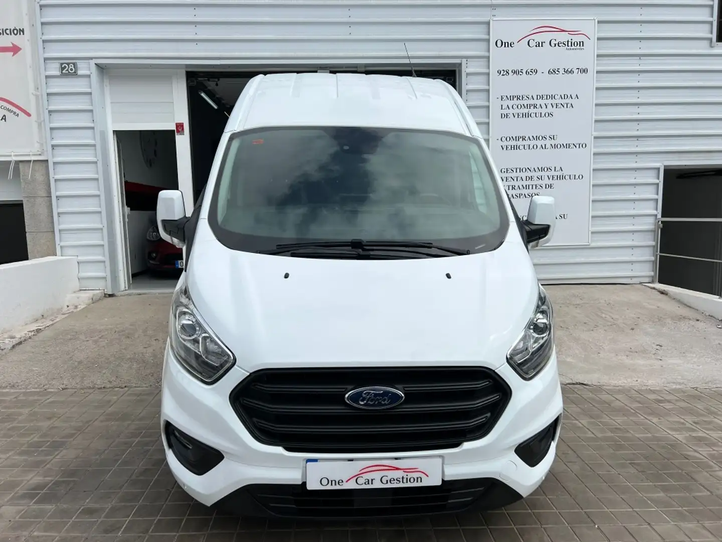 Ford Tourneo Custom 2.0 EcoBlue Trend 105 Weiß - 2