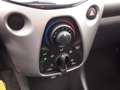 Toyota Aygo 1.0 VVT-i x-play CAMERA / AIRCO / BLUETOOTH / ELEK White - thumbnail 11