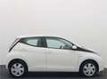 Toyota Aygo 1.0 VVT-i x-play CAMERA / AIRCO / BLUETOOTH / ELEK White - thumbnail 13
