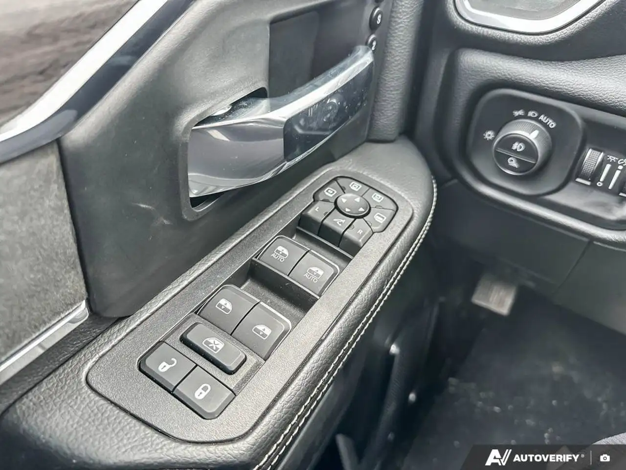 RAM 3500 снимка RAM 3500