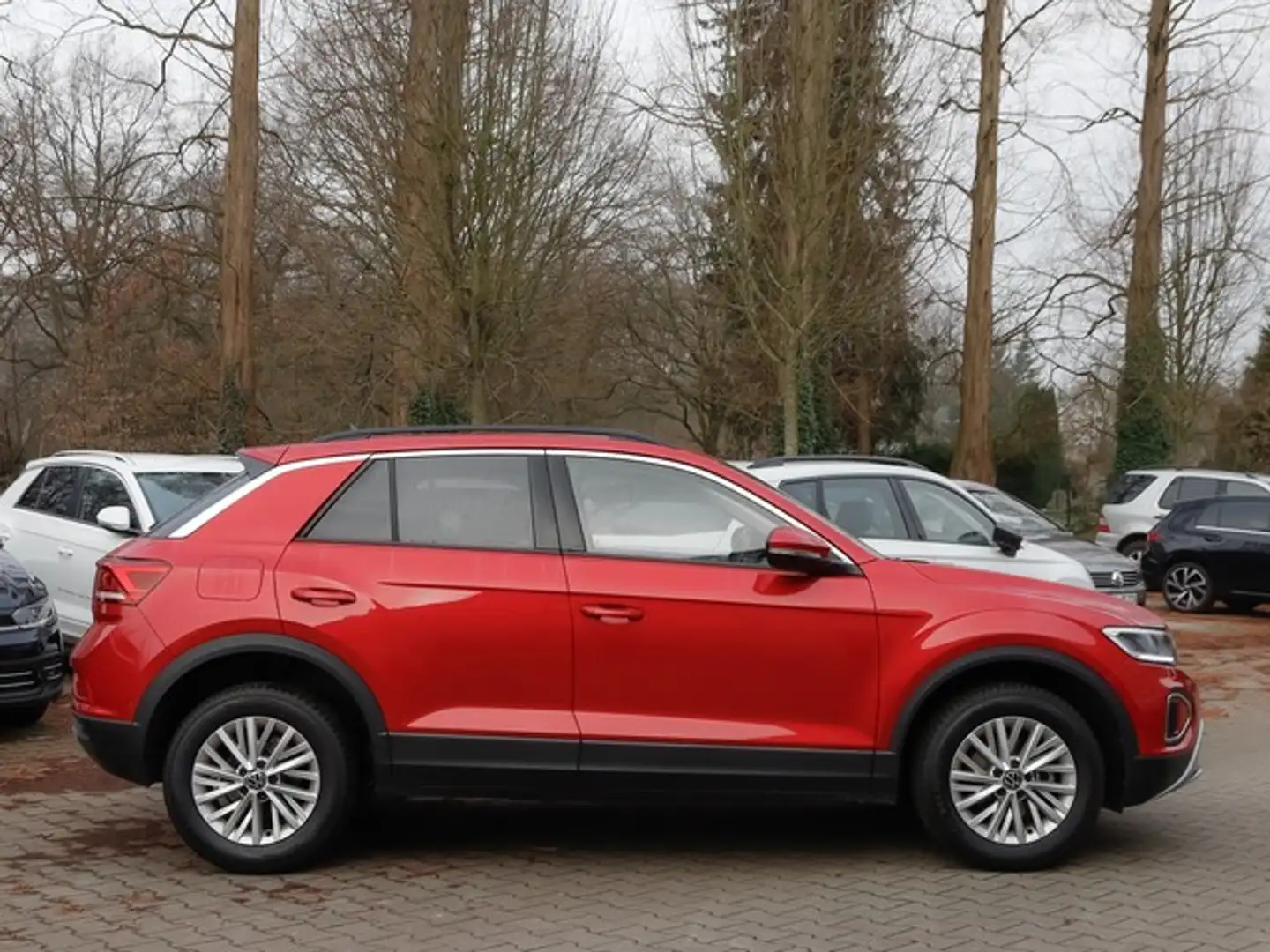 Volkswagen T-Roc 1.5TSi Life LED NAVI R.KAMERA Rot - 2