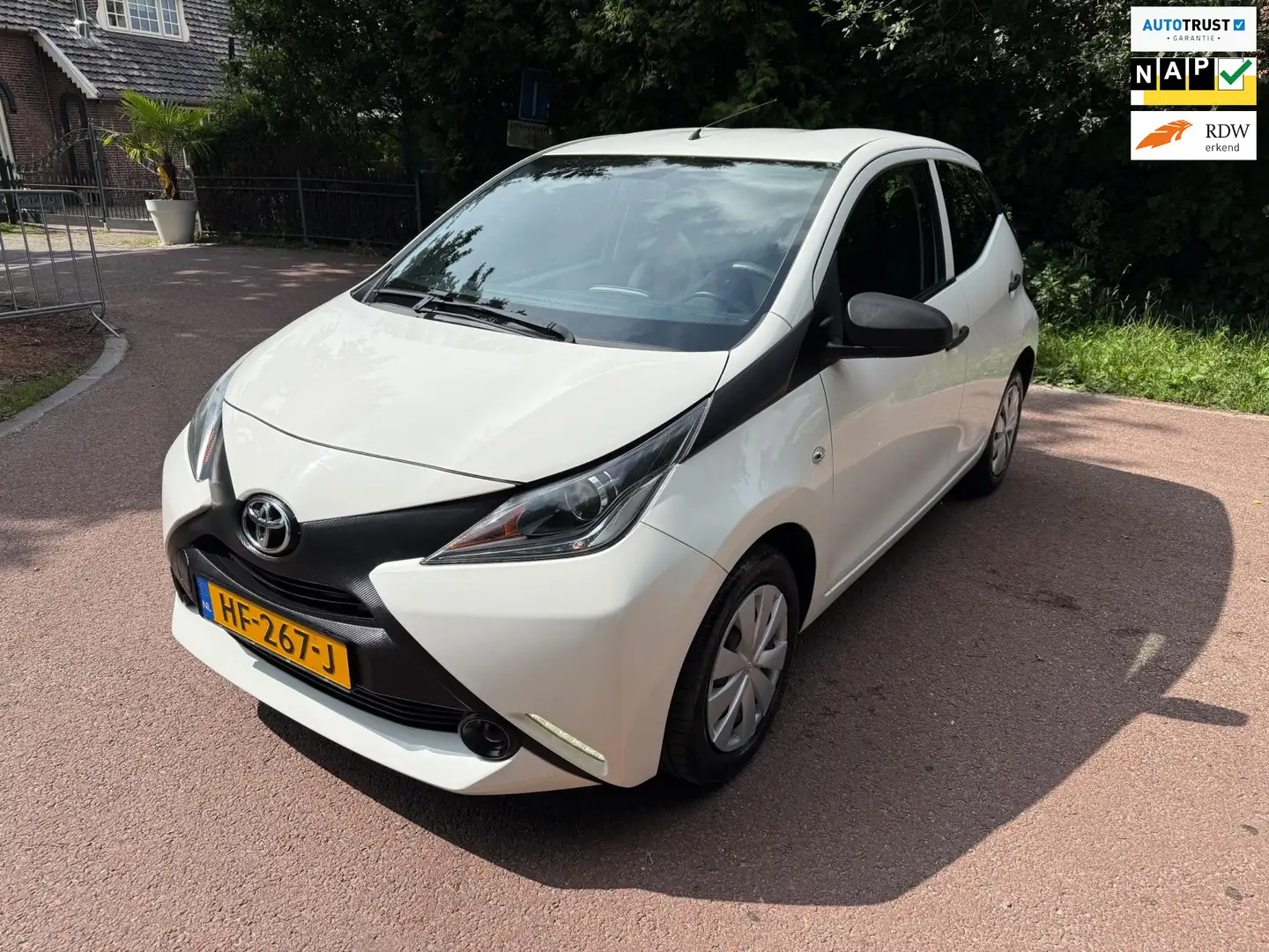 Toyota Aygo 1.0 VVT-i x-now / Airco / cruisecontrol / Led / 5d Blanco - 1