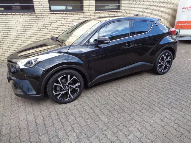 Toyota C-HR 1.8 Team D, Autom., Navi, Kamera