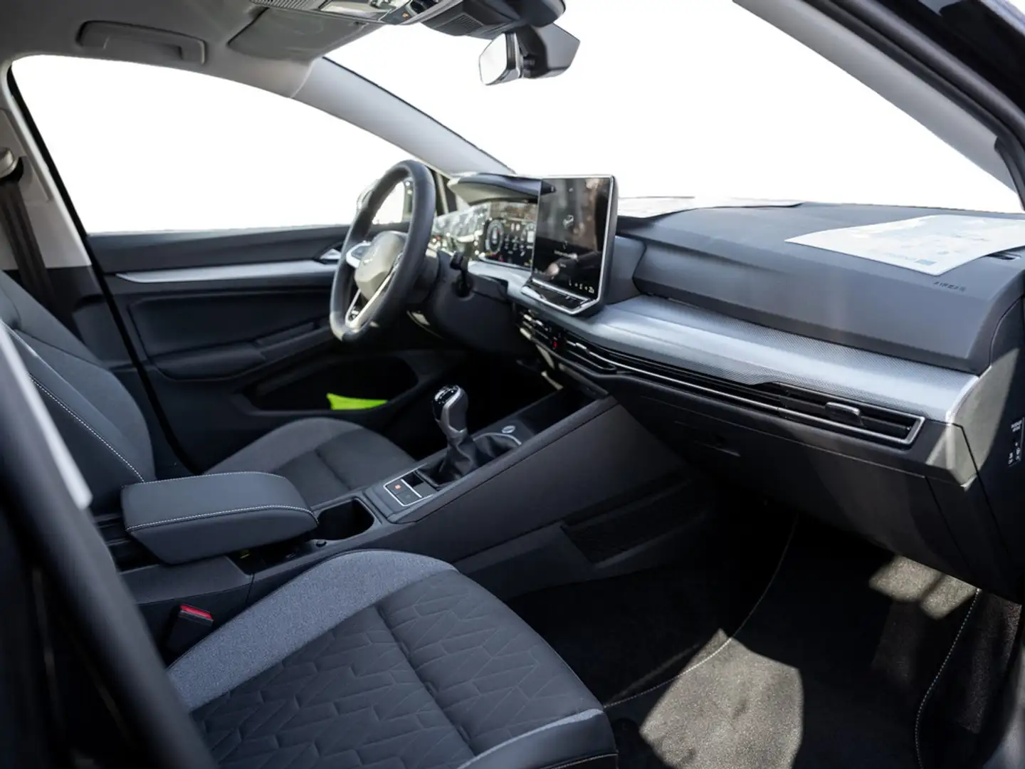 Volkswagen Golf VIII 1.5 TSI Energy AHK ACC FACEL. LED Schwarz - 2