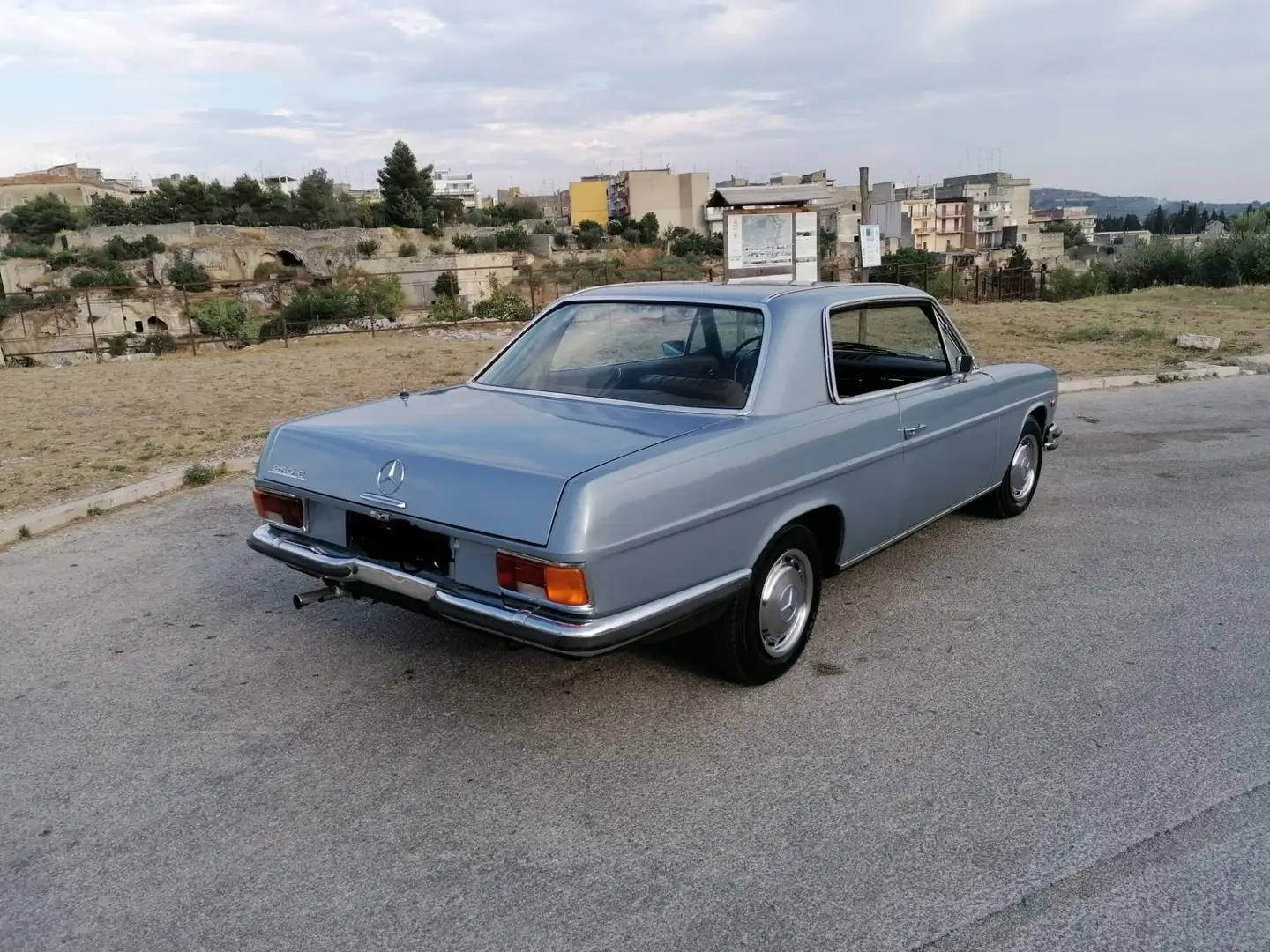 Mercedes-Benz 250 coupe - 1