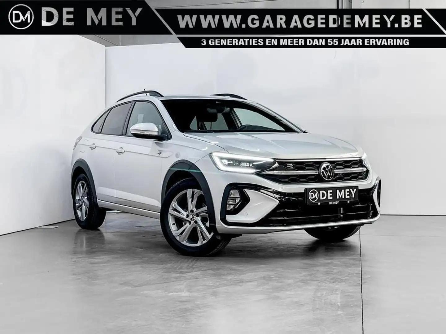 Volkswagen Taigo 1.0 TSI R-LINE / CARPLAY / CAMERA / C.C. / PDC / K Серебристый - 1