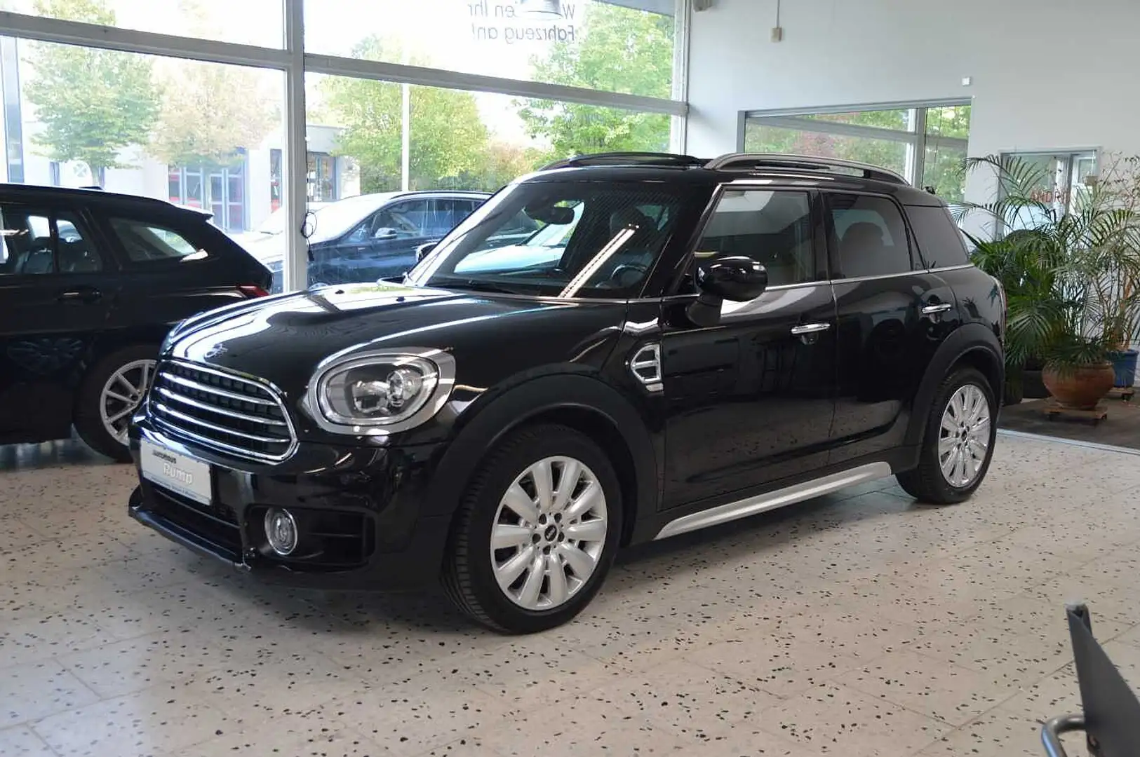 MINI COUNTRYMAN Cooper Aut. Pano. Schwarz - 1