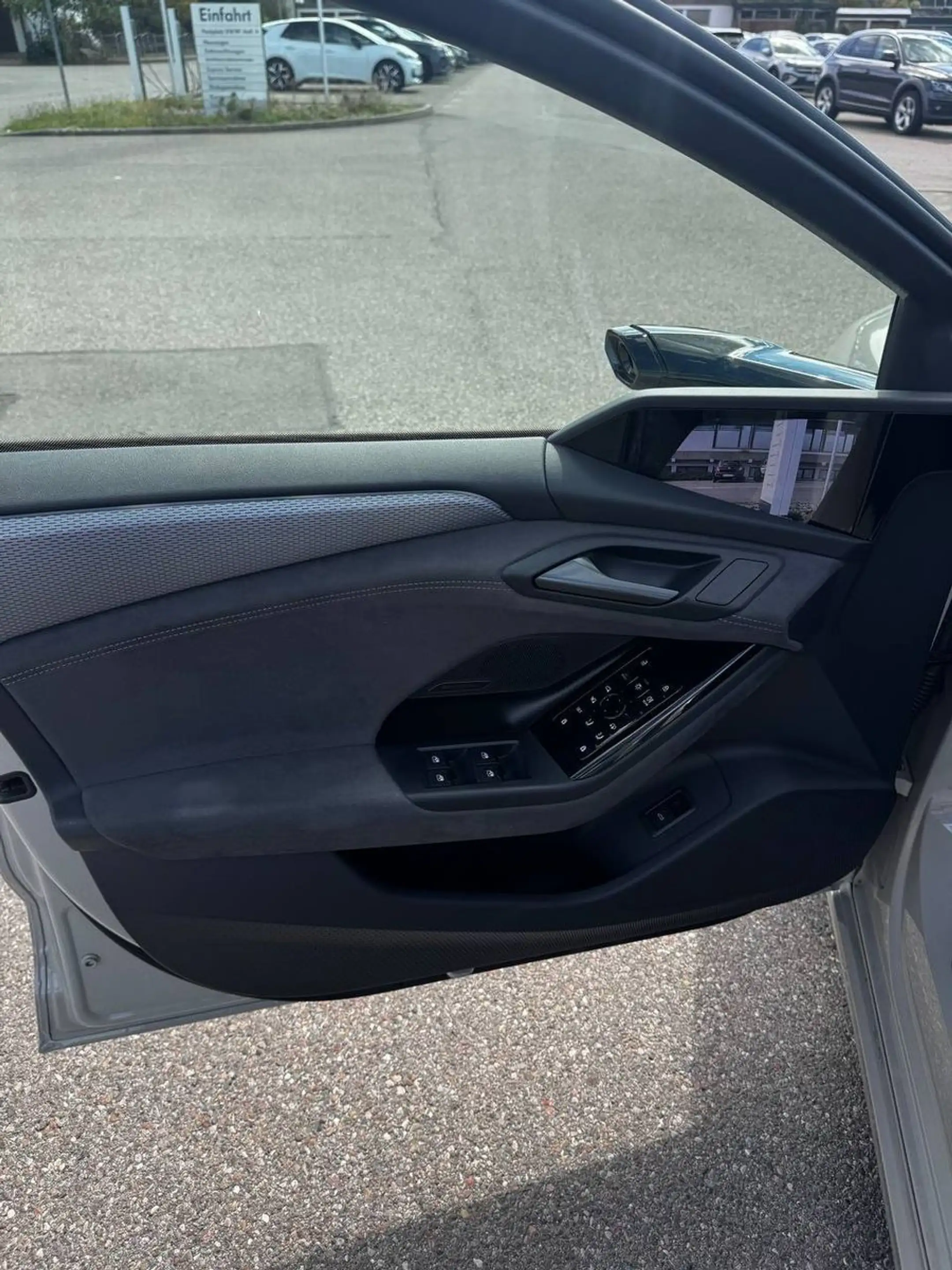 Audi S6 Avant e-tron quattro 370 kW edition one beige — photo 10