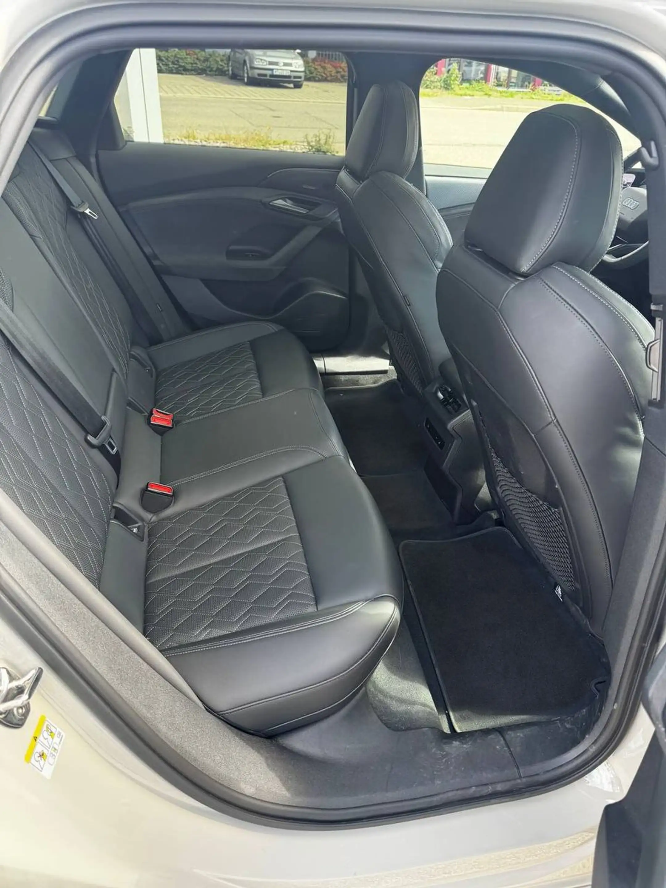 Audi S6 Avant e-tron quattro 370 kW edition one beige — photo 14